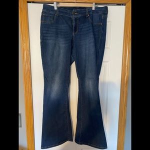 EUC Maurices Jeans Size 14W Regular